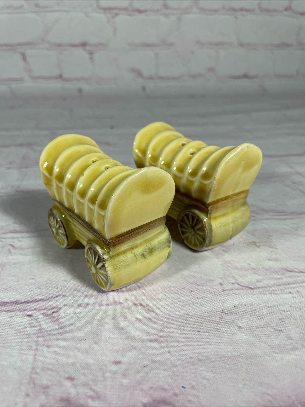 Vintage Arrow Covered Wagon Hand Painted Ceramic Salt and Pepper Shaker Pair